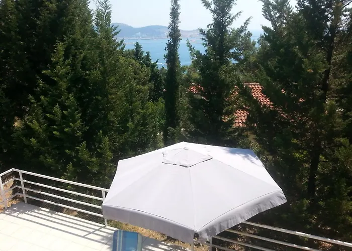 Home In Susanj